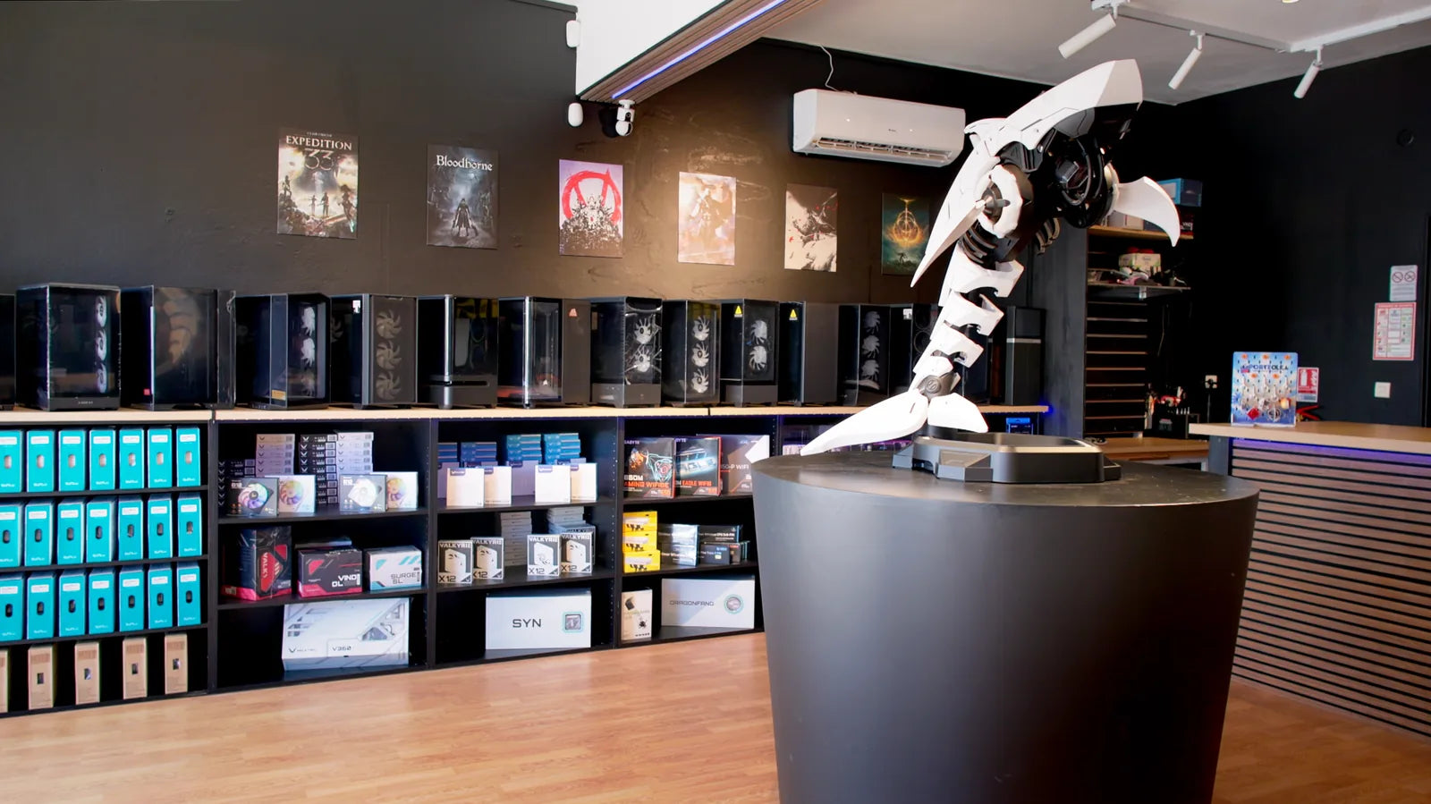 Showroom PC Gamer Gamers Smith